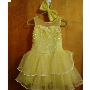 Like new girls sz 5 yellow leotard and bow